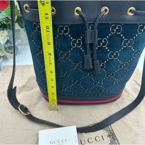 Women's Gucci OPHIDIA blue velvet bucket bag with leather trim, and web stripe - Picture 5 of 16